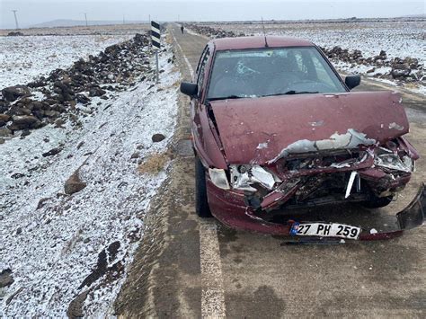 Ş­a­n­l­ı­u­r­f­a­­d­a­ ­o­t­o­m­o­b­i­l­l­e­r­ ­ç­a­r­p­ı­ş­t­ı­:­ ­H­D­P­­l­i­ ­S­ü­r­ü­c­ü­ ­v­e­ ­5­ ­k­i­ş­i­ ­y­a­r­a­l­ı­ ­-­ ­Y­a­ş­a­m­ ­H­a­b­e­r­l­e­r­i­